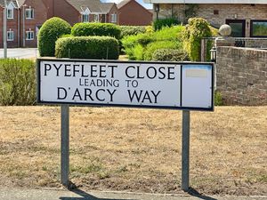 Pyfleet Close - click for photo gallery